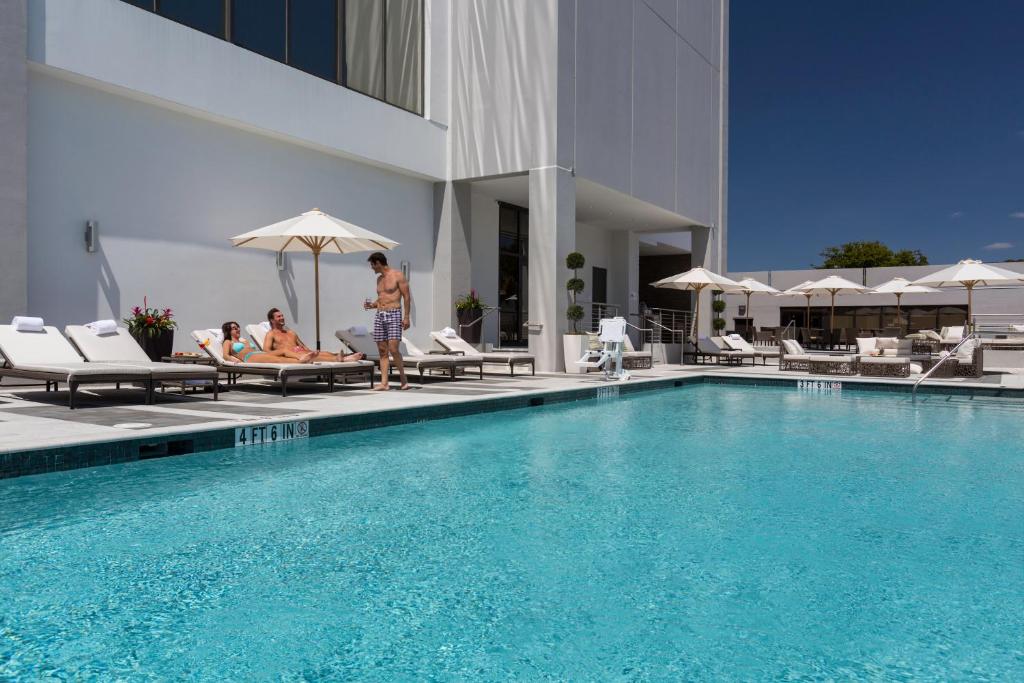 EB Hotel Miami - Tap to explore photos