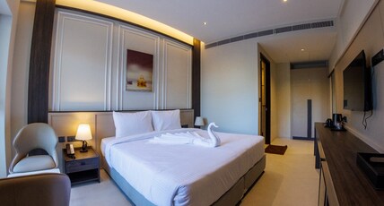 CherryLoft Luxury Resort Room Type - Cherry Executive Pool View Room