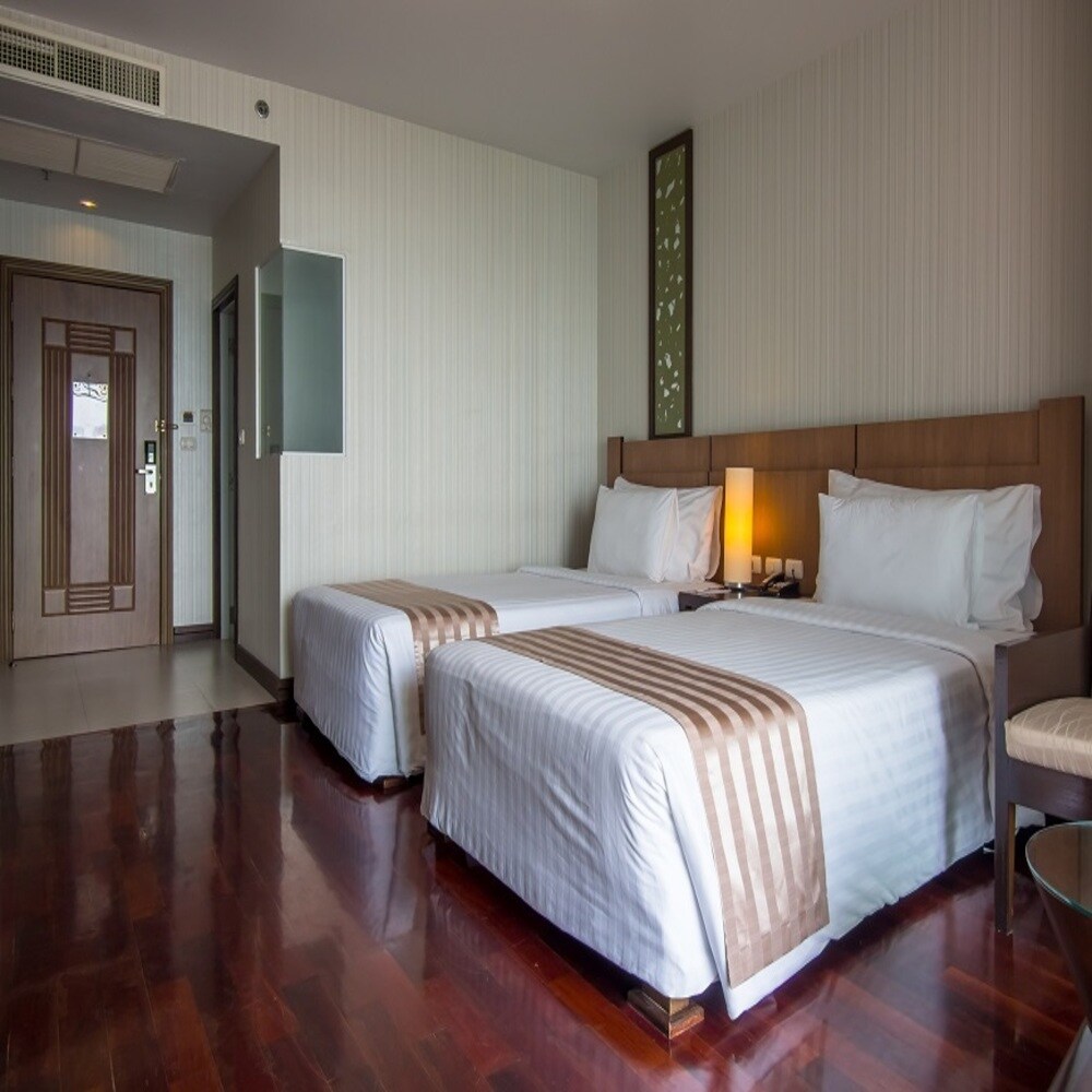 Pattaya Discovery Beach - myPartner Selection - Tap to explore photos