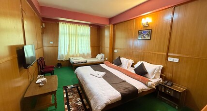 Tawang Holiday Room Type - Deluxe Triple Room