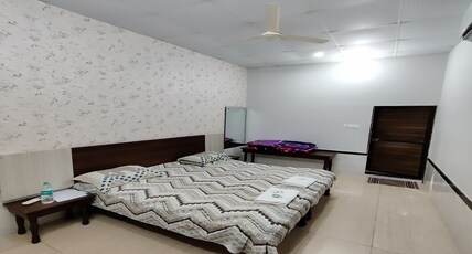 Goyal Bhawan Room Type - Super Deluxe AC Room