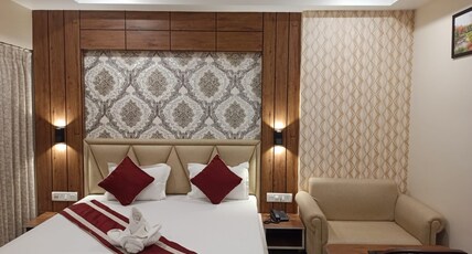 Monalisa Inn Room Type - standard AC Family room (Interconnected)