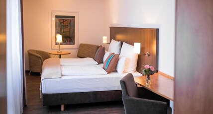 Stuttgart Grobbettlingen Hotel by Belvilla Room Type - Standard Quad Room