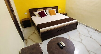 The Elite Inn Lucknow Room Type - Deluxe Room non AC The Elite Inn Lucknow Room Type - Deluxe Room non AC