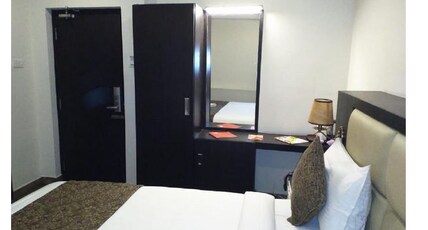 SARAVANA RESIDENCY Room Type - Executive Room