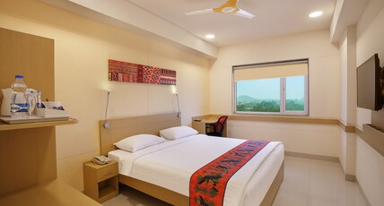 Ginger Hotel Vapi Room Type - Queen Room