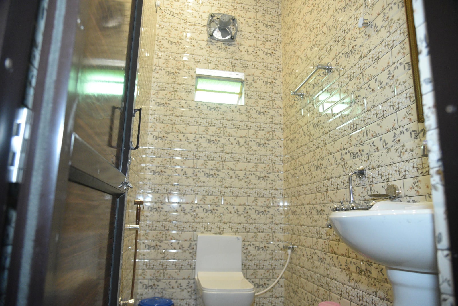 Hazarduari Residency - Tap to explore photos