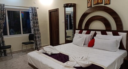 The Monarch Garden Resort Room Type - Deluxe room