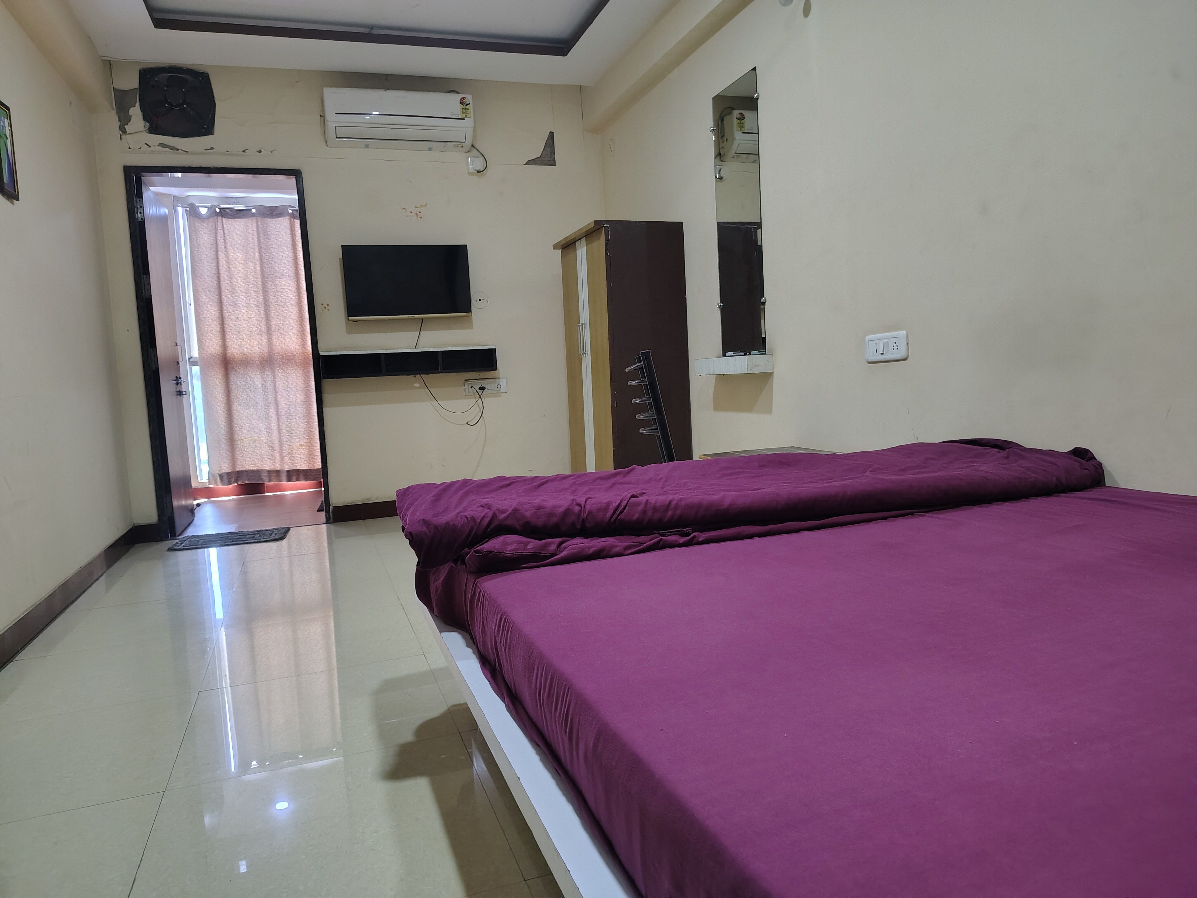 Shree Ganesh Hotel - Tap to explore photos