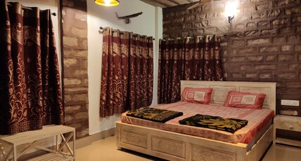 Gopal Guest House Room Type - Non AC Room with shared bathroom