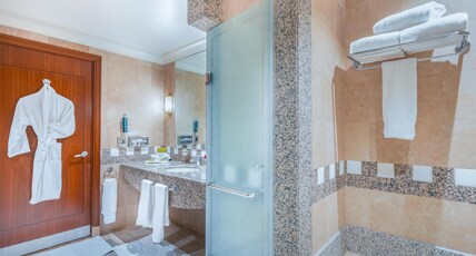 Madinah Hilton Room Type - PRESIDENTIAL SUITE Madinah Hilton Room Type - PRESIDENTIAL SUITE