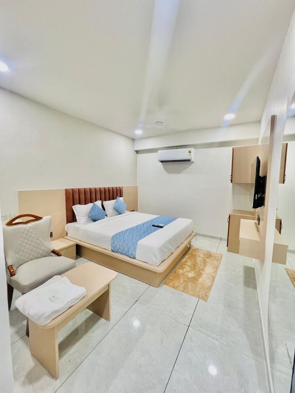 Hotel Sulin - Tap to explore photos