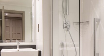 DoubleTree by Hilton Hotel Southampton Room Type - QUEEN FAMILY GUEST ROOM