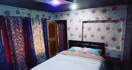 Green Woods Paying Guest House Room Type - Standard Rooms