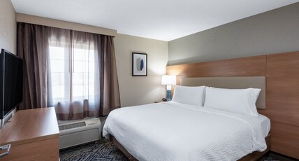 Candlewood Suites Chesapeake-Suffolk Room Type - 1 King Bed 1 Bedroom Suite