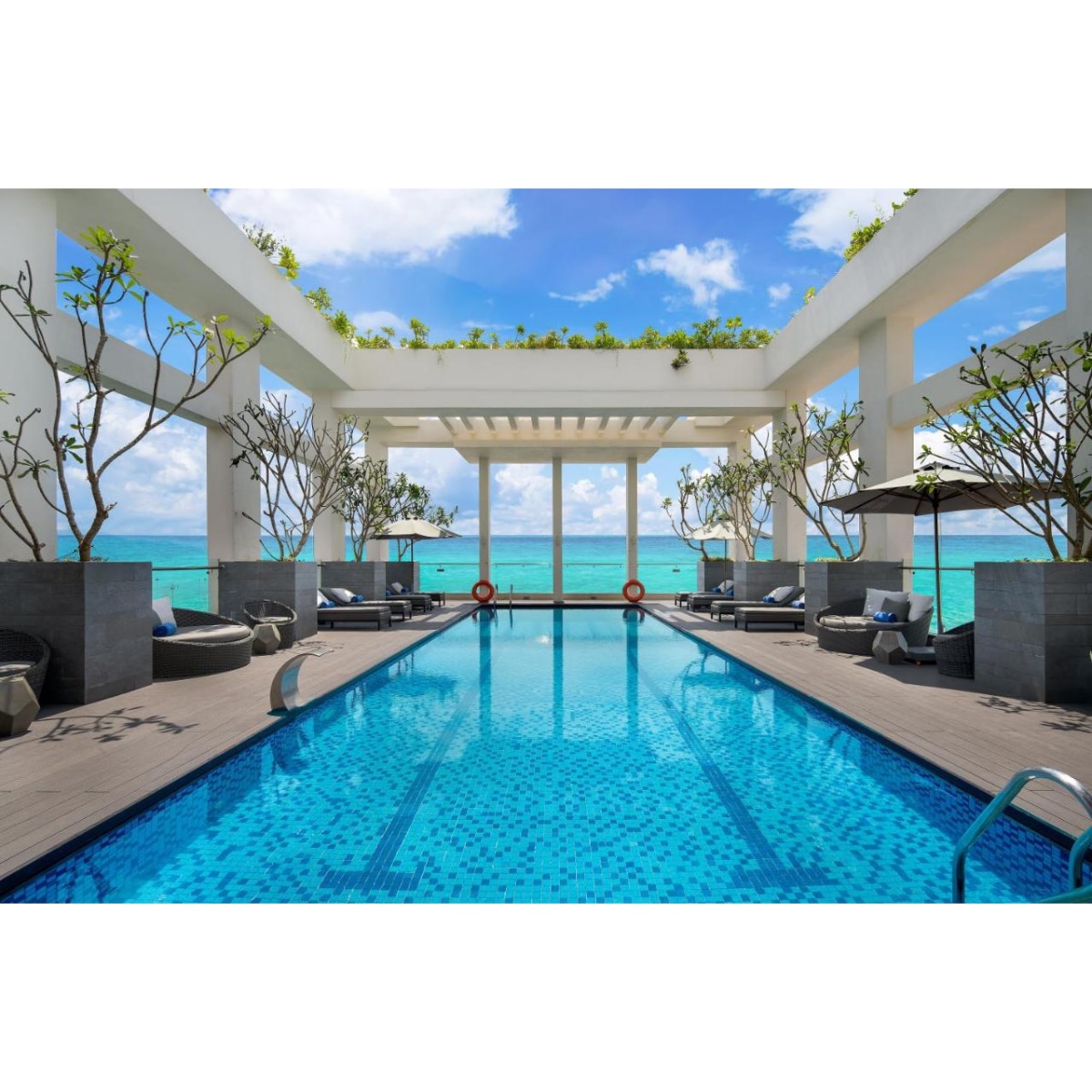 Paris Deli Danang Beach Hotel - Tap to explore photos