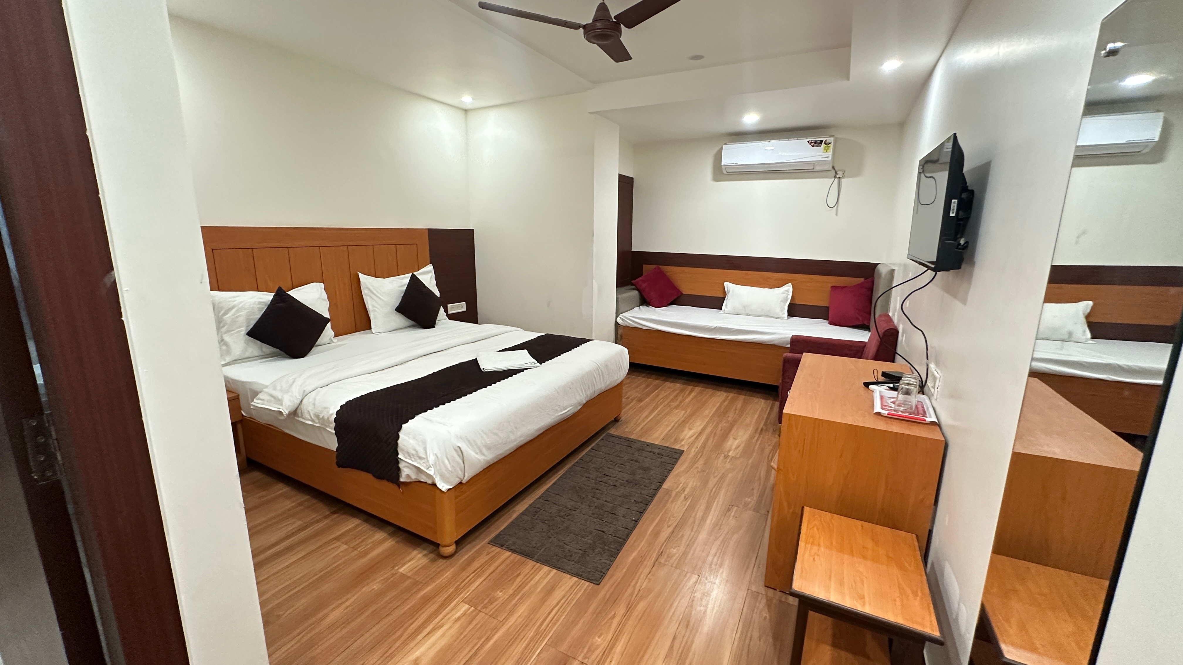 Hotel Samrat - Tap to explore photos