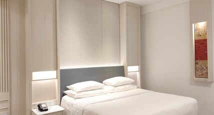 NOVOTEL PALEMBANG Room Type - Superior Room with 1 Super King Bed