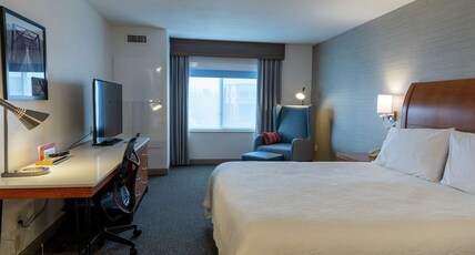 Hilton Garden Inn West des Moines Room Type - 1 KING BED NONSMOKING