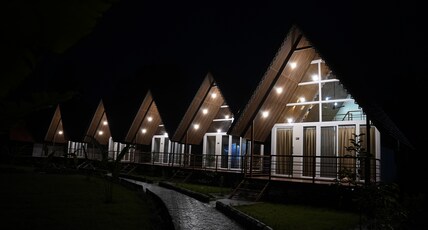 GREEN VISION RESORT Room Type - Lakefront Luxury cottages