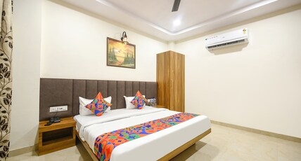 Fabhotel Golden Tree Room Type - Premium Room