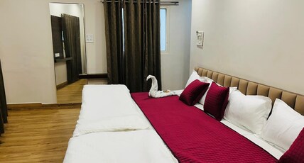 Hotel Shiv Parivar Room Type - 6 bed deluxe room