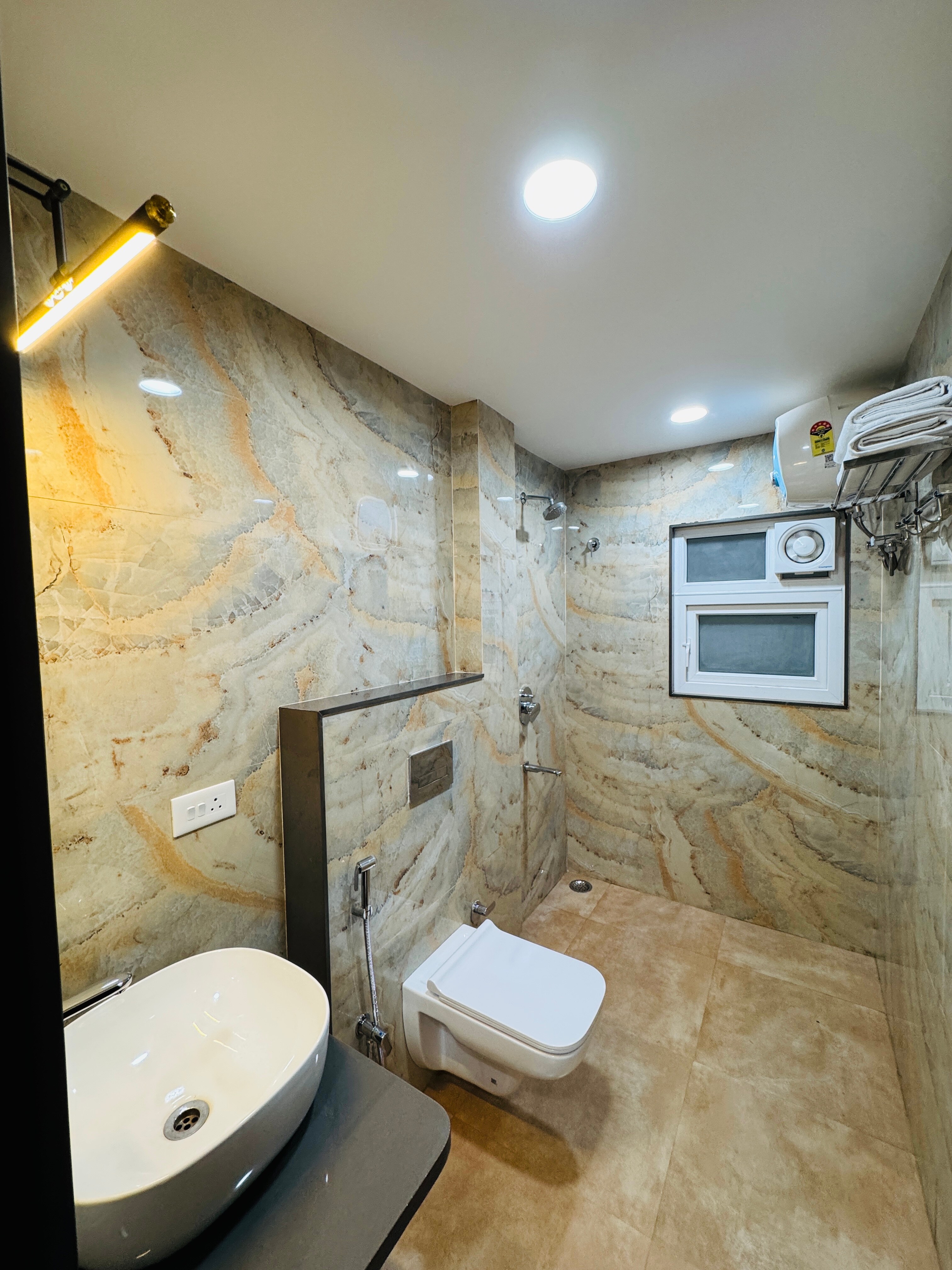 Ganges Heaven Homestay - Tap to explore photos