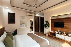 Sandalwood Hotel | Sec-38, Near Medanta Medicity