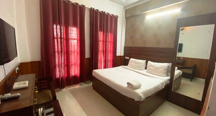 Red Apple Hotel  Room Type - Mew Rooms