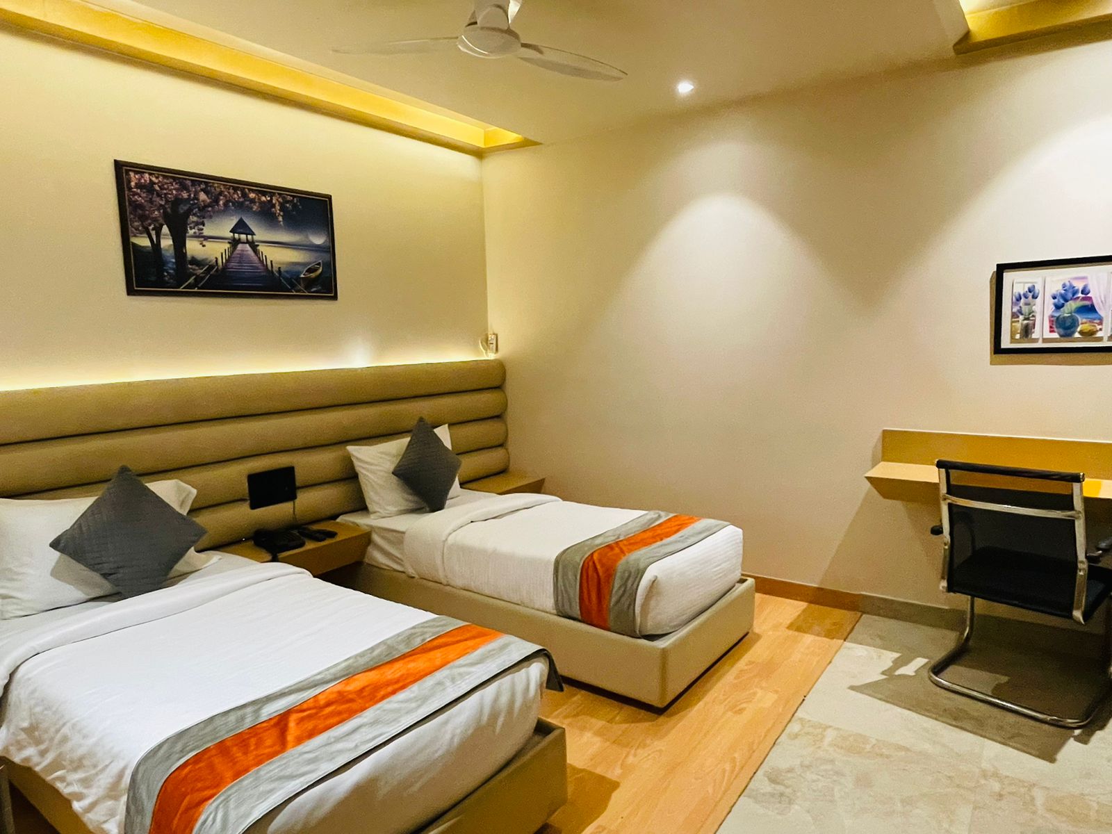 Arihant Hotel and Restaurant - Tap to explore photos