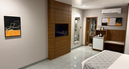 Kostamar Beach Resort-40 Meters From Nagoa Beach Room Type - Royal Executive