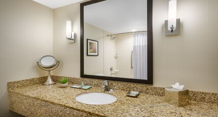 Crowne Plaza Phoenix Airport (Pet-friendly) Room Type - 2 Queen Standard Communication Access