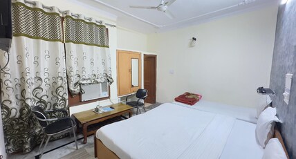 HOTEL DHANOA PALACE Room Type - DELUXE ROOM WITH AC
