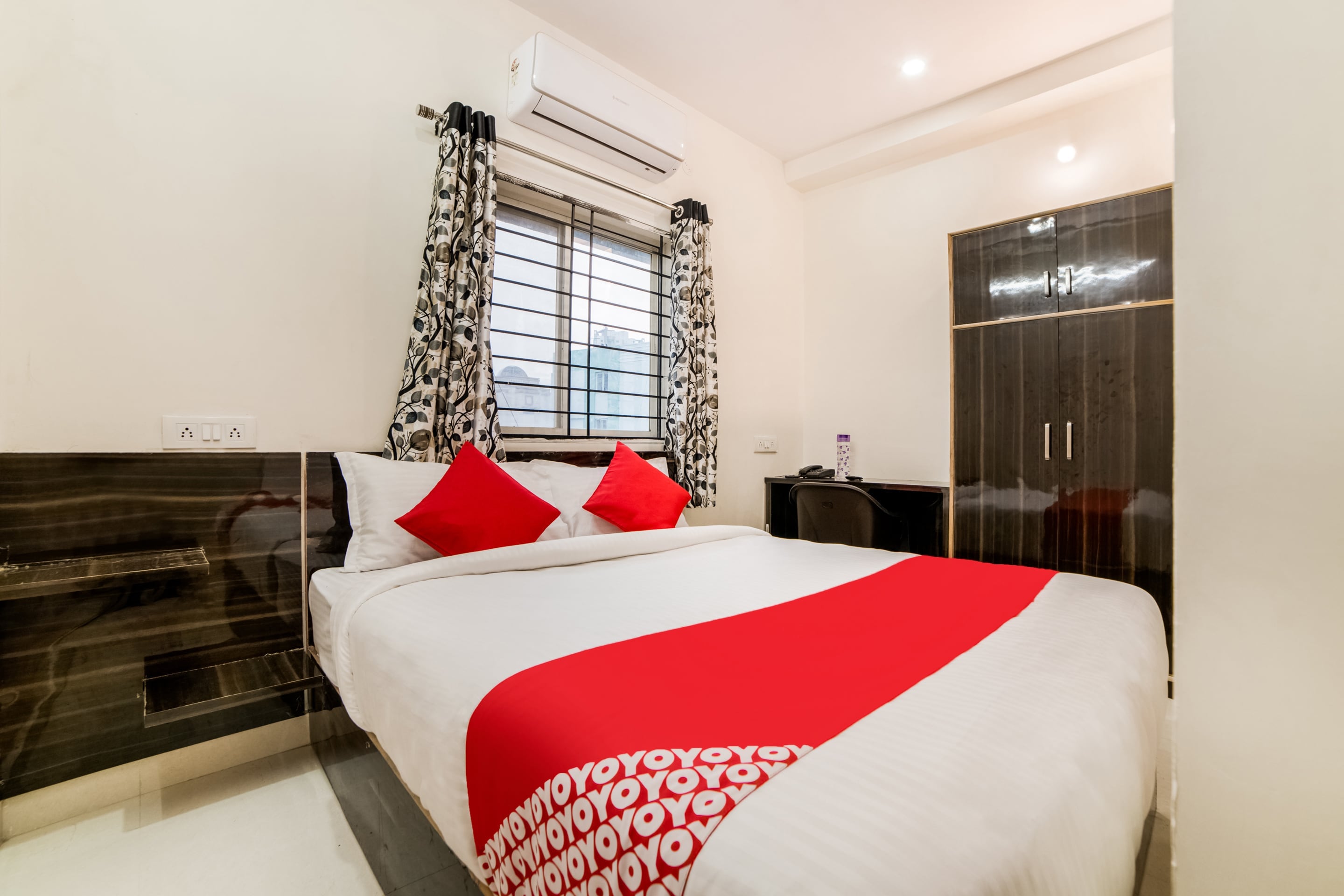 Hotel O Lucky Hotels Gachibowli - Tap to explore photos