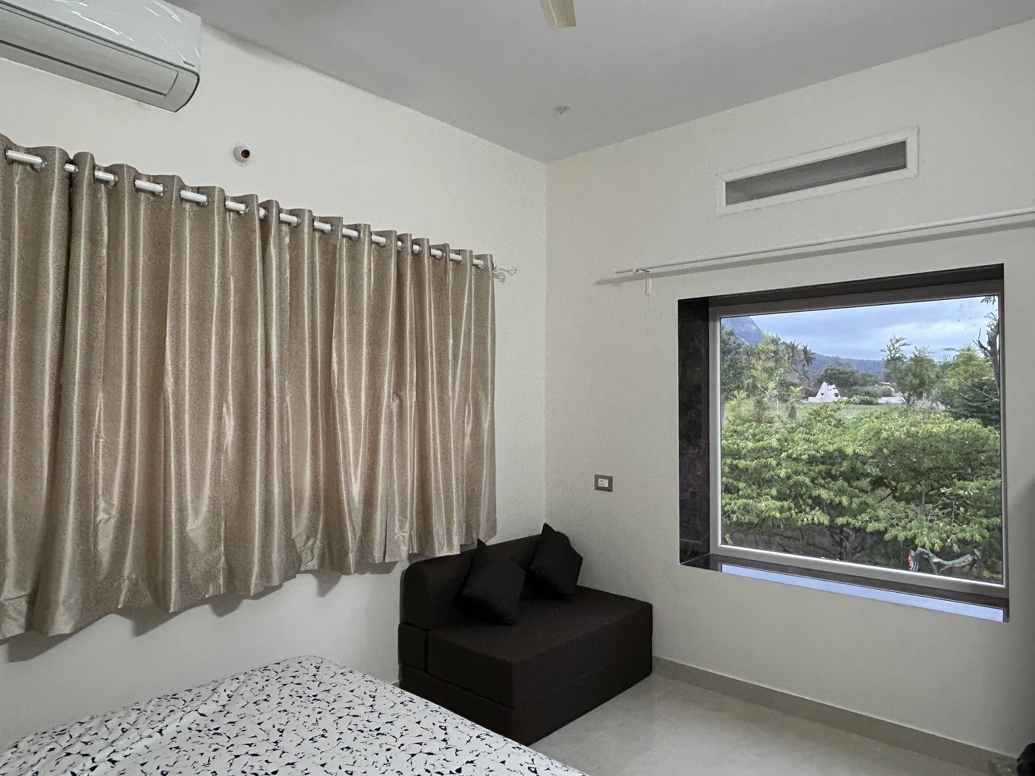 Address of Hillview Room - Glenville Villa