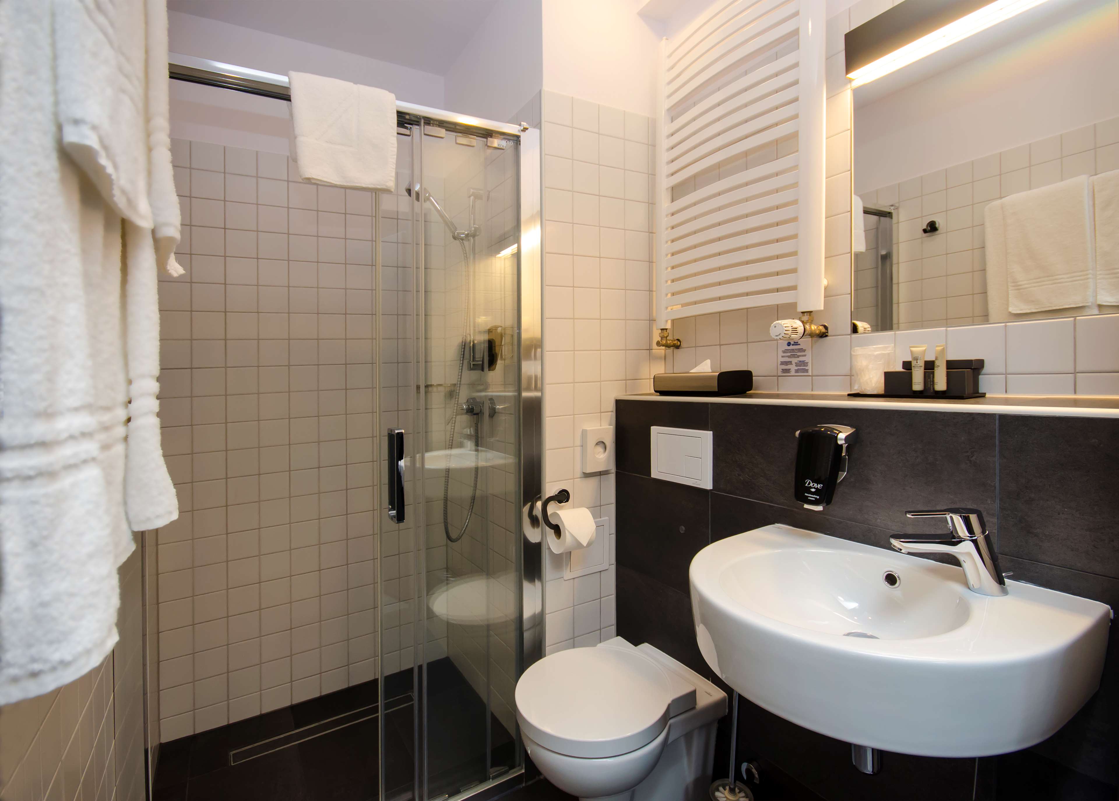 Best Western Hotel Mariacki - Tap to explore photos