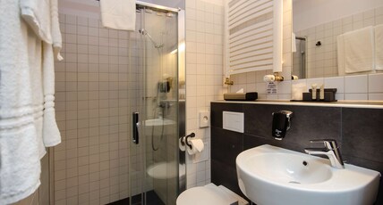 Best Western Hotel Mariacki Room Type - 2 Single Beds, Non-Smoking, Sofabed, Docking Station, Air-Conditioned, Iron And Ironing Board