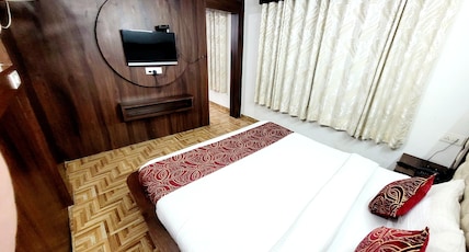 Hotel Blue Heaven Manali  50 Meters from Mall Road Room Type - Family Suite ( 2 Double Bed Room )
