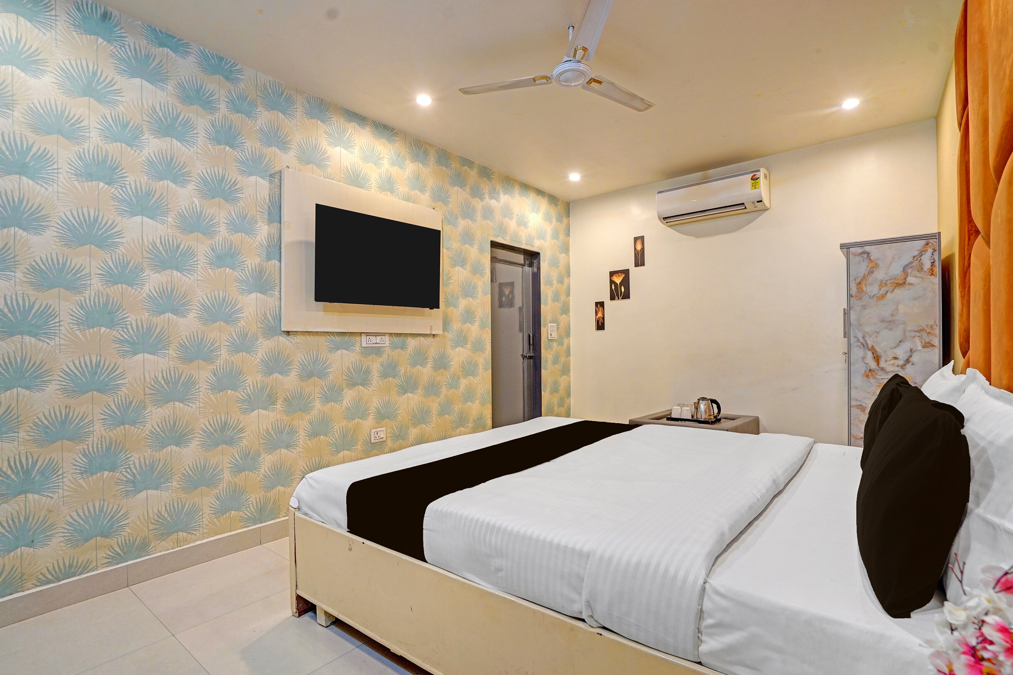 Hotel O Ace - Tap to explore photos