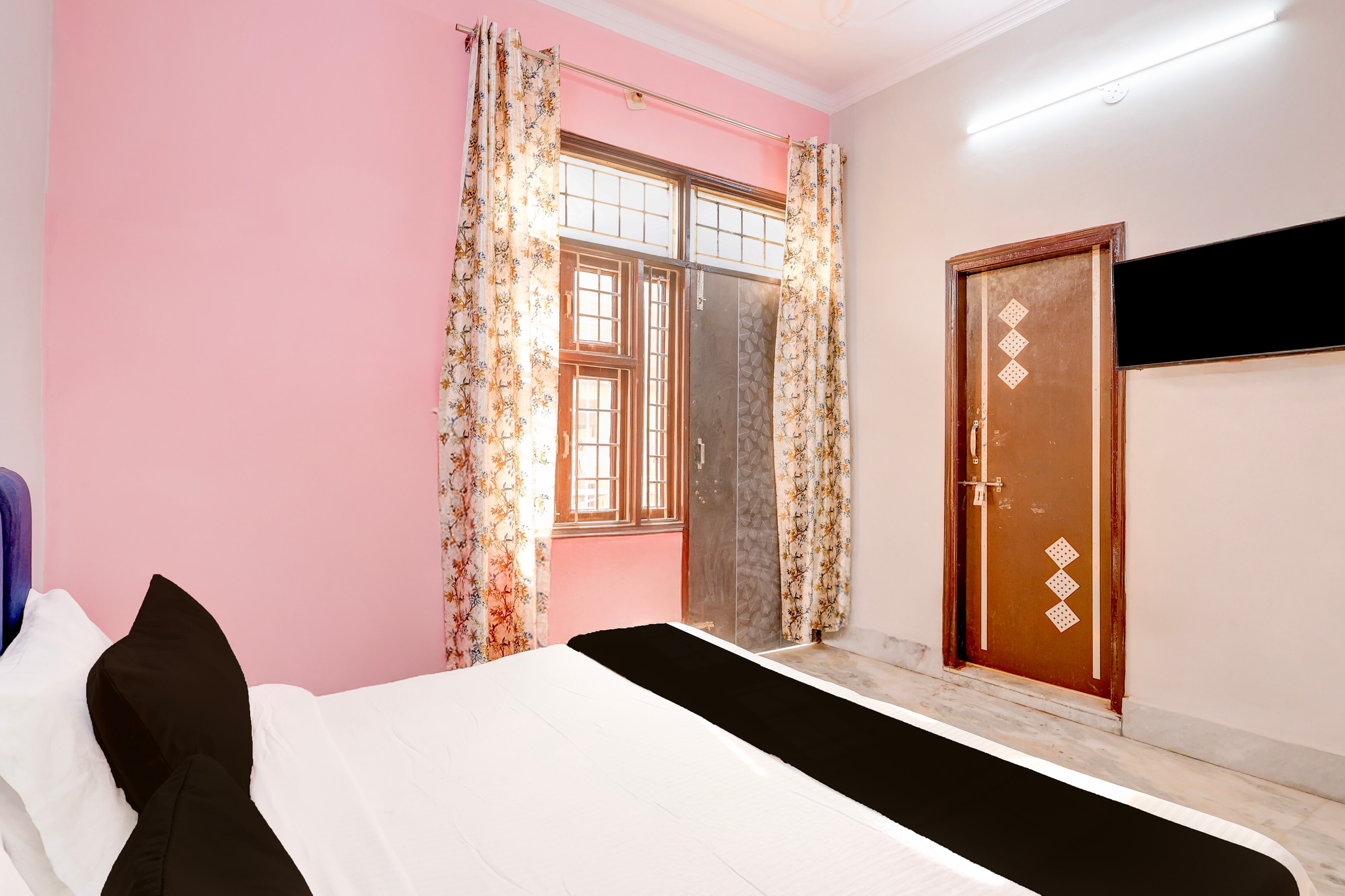 Hotel Royal Red Rivera - Tap to explore photos