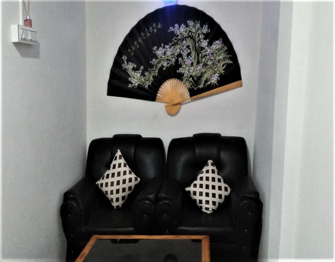 StayApart - Shalom Inn, Darjeeling - Tap to explore photos