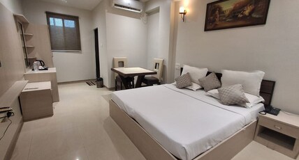 Hotel Downtown Room Type - DELUXE ROOM