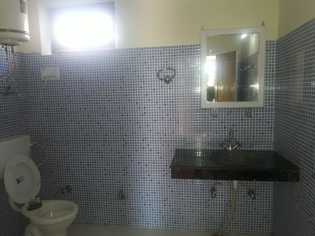 Hotel Manu Guest House - Tap to explore photos