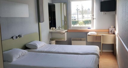 ibis budget Dommartin les Cuiseaux Room Type - TWIN - Room with twin beds