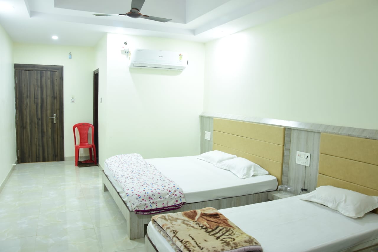 Hotel Shivangi Palace - Tap to explore photos