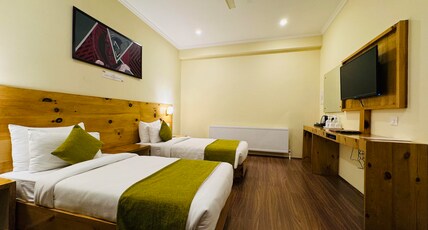 Hotel Crown Himalaya Room Type - Crown Deluxe Room With Balcony