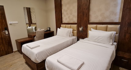 SRS Elegance Room Type - Deluxe Twin Room