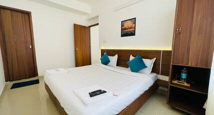 ZEKE HOTELS Room Type - Deluxe Rooms