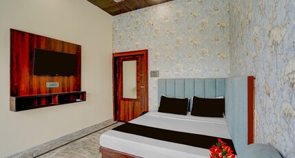 Collection O Ummed Palace Room Type - Deluxe