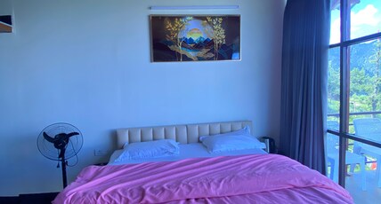 Nivriti Stays Room Type - Deluxe room with Net Bed and Snow Mountain View